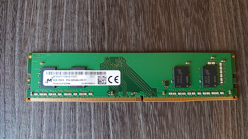 Micron Memory DDR4-3200 8GB マイクロン製なので信頼できますね。
